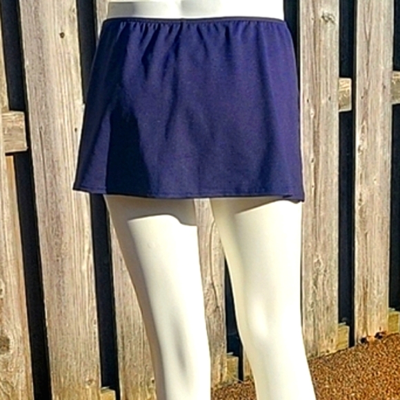 Women's Built-in Brief Swim Skirt - Picture 5 of 17